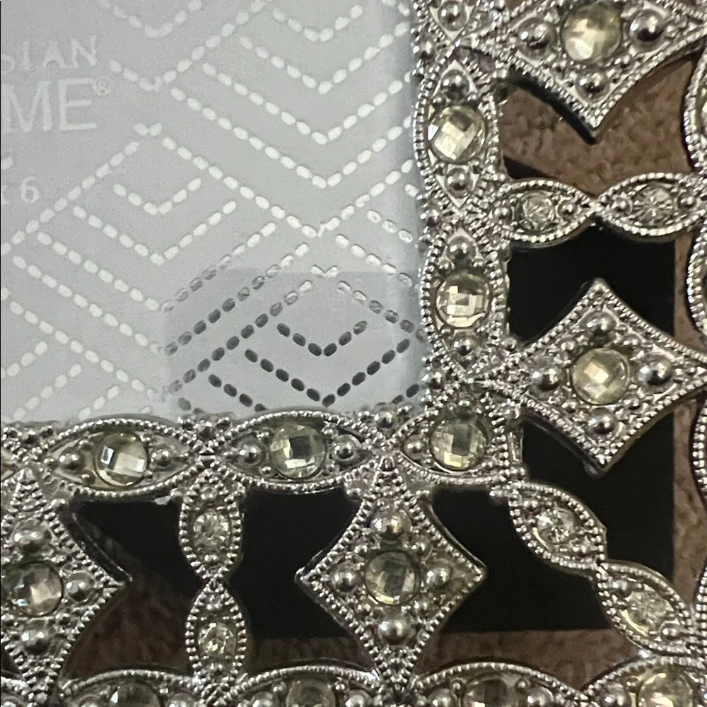 Parisian Works Elegant Silver Photo Frame